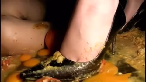 Food Crushing And Feces Feeding