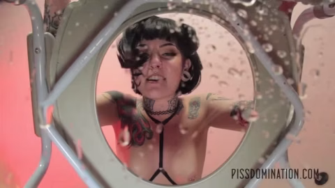 0198 Pissdom
