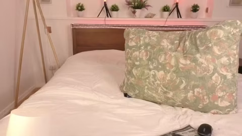 Chaturbate – okerriella – 2026-04-19-20-20-37