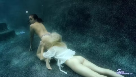 Sexunderwater – Fingers Tongues Lips And Bubbles
