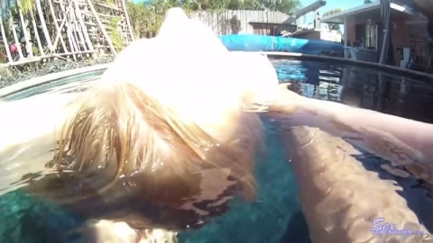 Sexunderwater – Avril Hall Uw Model Training