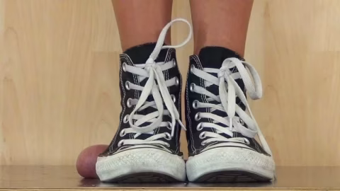 Cbtrample – Cockboard Trampling In Well Used Converse Chucks By Lara Cuore
