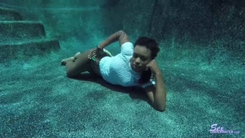 Sexunderwater – Simone Styles Uw Model Training Pt1