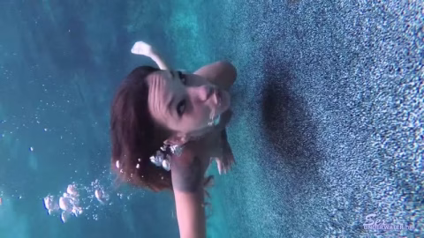 Sexunderwater – Kitty Carrera Uw Selfie Stick