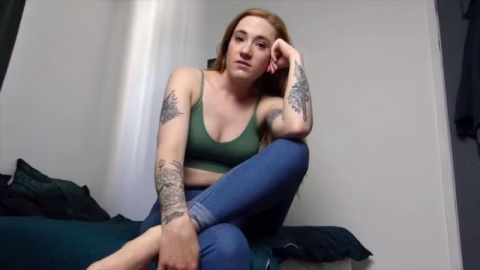 Fiona Dagger – Big Sis Lets You Jerk It To Her Ass