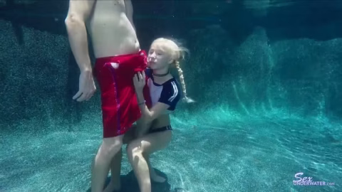 Sexunderwater – KenzieS Quickie