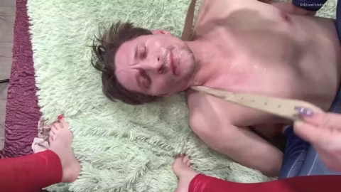 Beautiful Girls – Rebecca And I Humiliate The Slave Rebecca Makes Him Lick Our Feet
