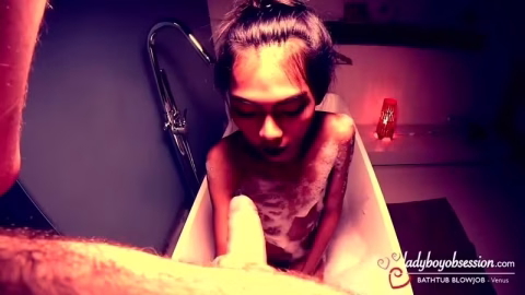 Ladyboygold – Skinny Bathtub Blowjob
